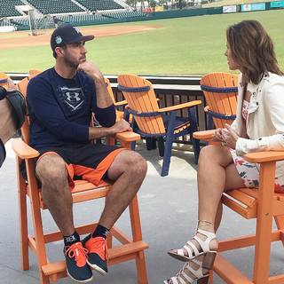 Hannah Storm feet photo thumbnail