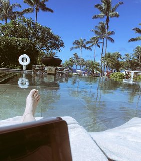 Hannah Storm feet photo thumbnail