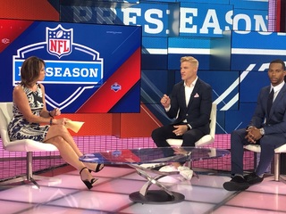 Hannah Storm feet photo thumbnail