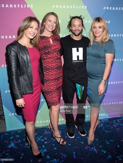 Hannah Storm feet photo thumbnail