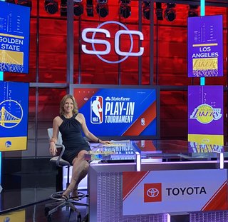 Hannah Storm feet photo thumbnail