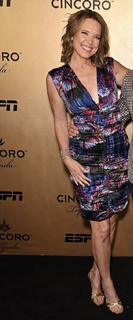Hannah Storm feet photo thumbnail