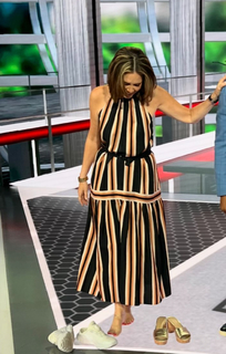 Hannah Storm feet photo thumbnail