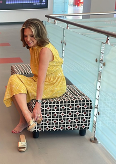 Hannah Storm feet photo thumbnail