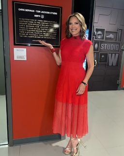 Hannah Storm feet photo thumbnail