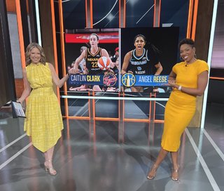 Hannah Storm feet photo thumbnail