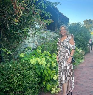 Hannah Storm feet photo thumbnail