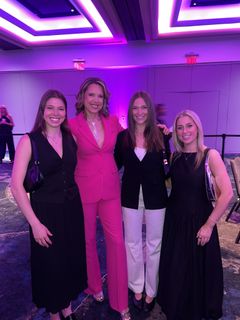 Hannah Storm feet photo thumbnail