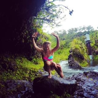 Hannah Teter feet photo 12