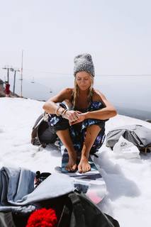 Hannah Teter feet photo 8