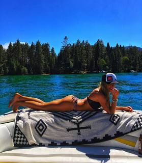 Hannah Teter feet photo 4