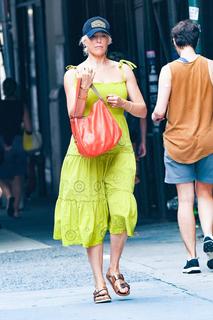 Hannah Waddingham feet photo thumbnail