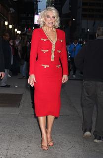 Hannah Waddingham feet photo thumbnail