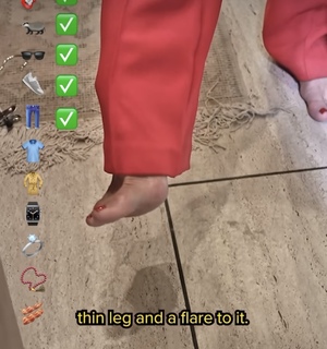 Hannah Waddingham feet photo thumbnail