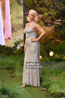 Hannah Waddingham feet photo thumbnail
