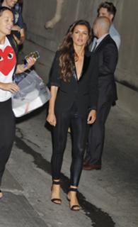 Hannah Ware feet photo thumbnail