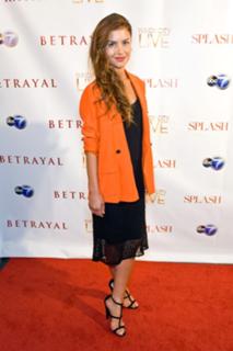 Hannah Ware feet photo thumbnail