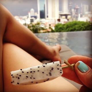 Hannah Ware feet photo thumbnail