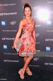 Hannah Ware feet photo thumbnail