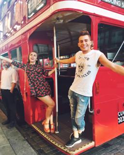Hannah Witton feet photo 20