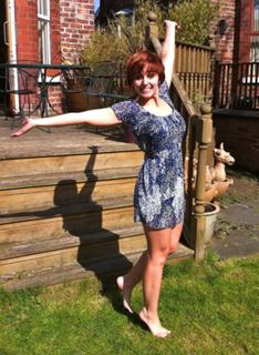 Hannah Witton feet photo 19