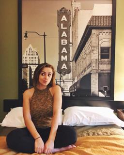 Hannah Witton feet photo 5