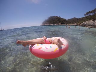 Hannah Witton feet photo 15