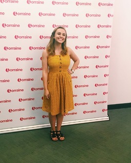 Hannah Witton feet photo 14