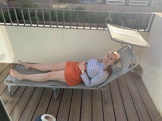 Hannah Witton feet photo 2