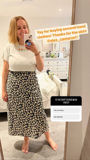 Hannah Witton feet photo 9