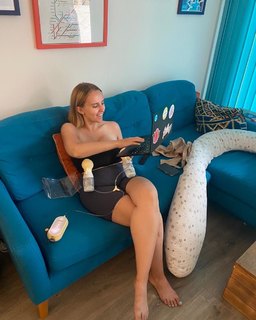 Hannah Witton feet photo 8