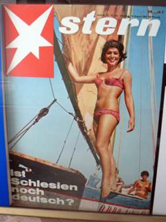 Hannelore Elsner feet photo thumbnail