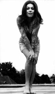 Hannelore Elsner feet photo thumbnail