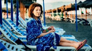 Hannelore Elsner feet photo thumbnail