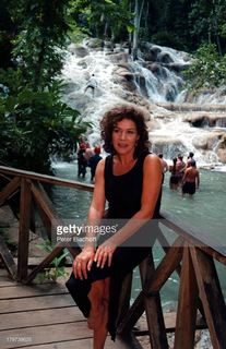 Hannelore Elsner feet photo thumbnail