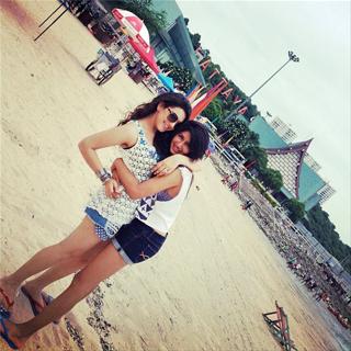 Hansika Motwani feet photo thumbnail