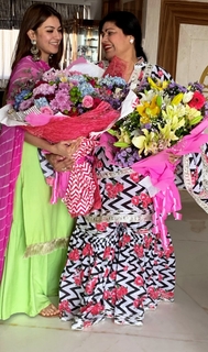 Hansika Motwani feet photo thumbnail