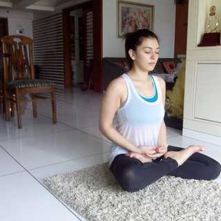 Hansika Motwani feet photo thumbnail