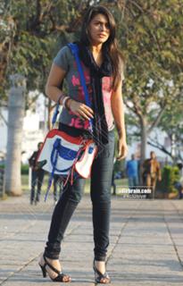 Hansika Motwani feet photo thumbnail