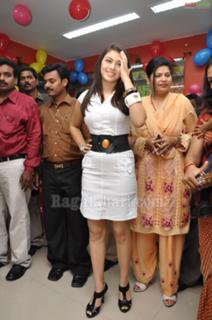 Hansika Motwani feet photo thumbnail