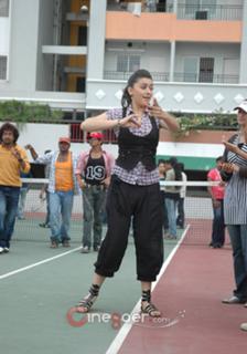 Hansika Motwani feet photo thumbnail