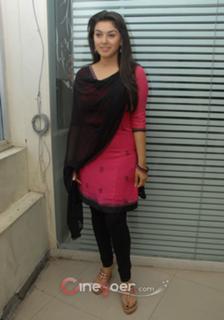 Hansika Motwani feet photo thumbnail