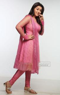 Hansika Motwani feet photo thumbnail