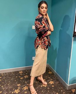 Hansika Motwani feet photo thumbnail