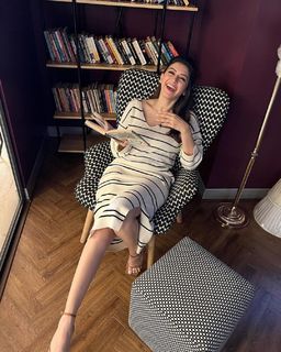 Hansika Motwani feet photo thumbnail