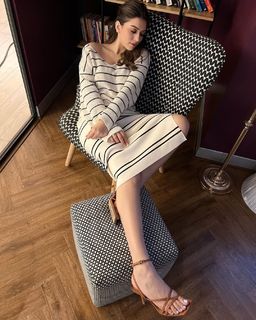 Hansika Motwani feet photo thumbnail