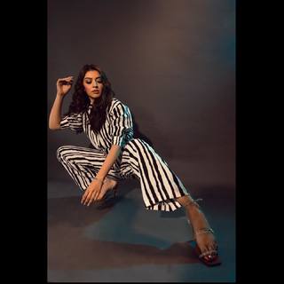 Hansika Motwani feet photo thumbnail