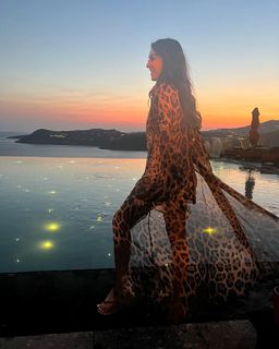 Hansika Motwani feet photo thumbnail
