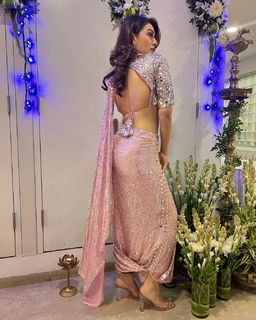 Hansika Motwani feet photo thumbnail