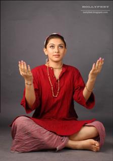 Hansika Motwani feet photo thumbnail